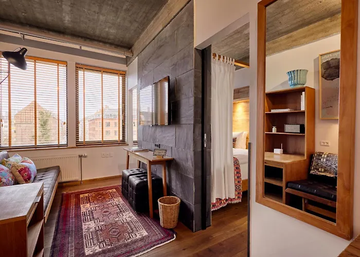 Manon Les Guldsmeden